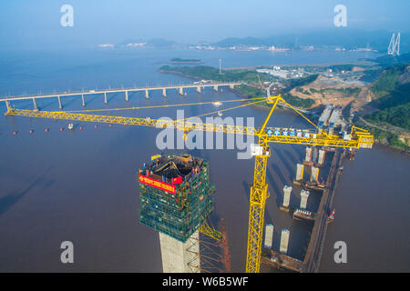 Aerial view of the Zhoushan Fuchimen Bridge under construction in Zhoushan city, east China's Zhejiang province, 16 May 2018.      The Fuchimen Bridge Stock Photo