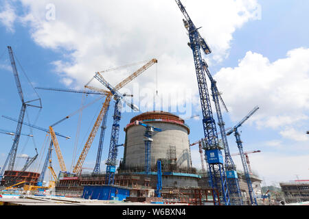 The Dome Is Being Installed At No. 3 Unit Of Fangchenggang Nuclear ...