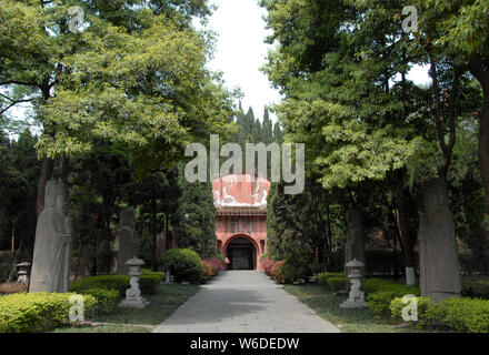 The Tomb of Wang Jian in Chengdu, Sichuan, China. This tomb is also known as the Yongling Mausoleum. The tomb has many ancient statues. Chengdu, China Stock Photo