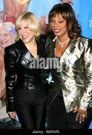 Donna Summer Bette Midler2003 Photo By John Barrett/PHOTOlink /MediaPunch Stock Photo