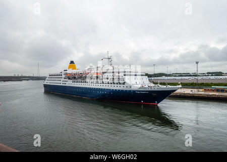 Saga Sapphire cruise ship leaving the Port of Tyne at Newcastle UK Stock Photo