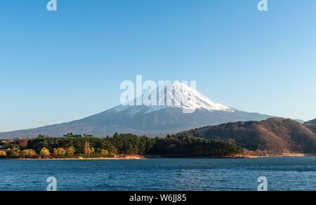 View over Lake Kawaguchi, back volcano Mt. Fuji, Yamanashi Prefecture, Japan Stock Photo