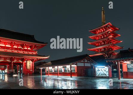 Night photo, Hozomon Gate and five-storey pagoda of Sensoji, Buddhist temple complex, Senso-ji temple or Asakusa shrine, Asakusa, Tokyo, Japan Stock Photo