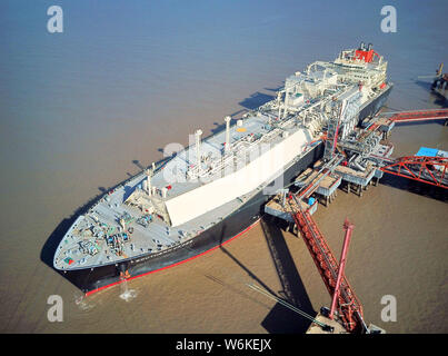 Aerial view of the Australian liquefied natural gas (LNG) boat ...