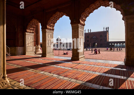 India, Delhi, Old Delhi, Jama Masjid mosque build by Shah Jahan, the moghol emperor Stock Photo
