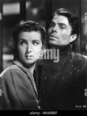 KATHLEEN RYAN and JAMES MASON in ODD MAN OUT 1947 director CAROL REED novel F.L. Green screenplay F.L. Green and R.C. Sherriff  Two Cities Films / General Film Distributors (GFD) Stock Photo