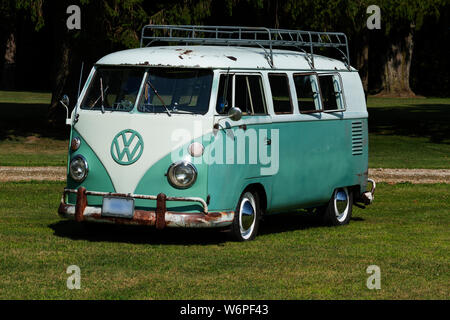 The Volkswagen Camper Van & Bus is a utility vehicle that has achieved ...