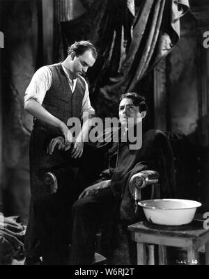 ELWYN BROOK-JONES and JAMES MASON in ODD MAN OUT 1947 director CAROL REED novel F.L. Green screenplay F.L. Green and R.C. Sherriff  Two Cities Films / General Film Distributors (GFD) Stock Photo