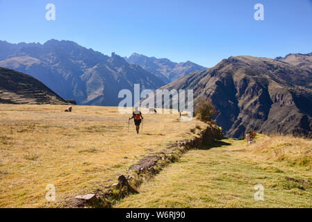 Trekking in Huchuy Qosqo, Sacred Valley, Peru Stock Photo