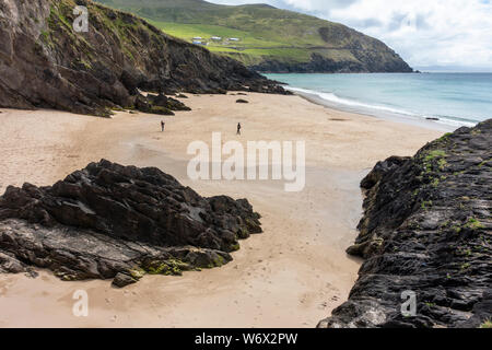 Coumeenoole Beach on the Dingle Peninsula, County Kerry, Republic of Ireland Stock Photo
