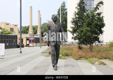 Statue of Nelson Mandela at the Johan de Wittlaan in Den Haag named Long Walk to Freedom., created by Arie Schippers Stock Photo