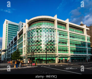 University College Hospital UCH London - major teaching hospital located on Euston Road in the Bloomsbury district of Central London Stock Photo