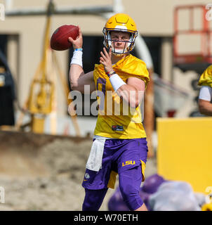 LSU quarterback Joe Burrow (9) looks for an open receiver in the