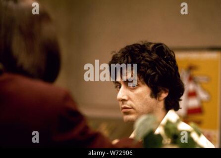 AL PACINO in DOG DAY AFTERNOON (1975), directed by SIDNEY LUMET. Credit: WARNER BROTHERS / Album Stock Photo