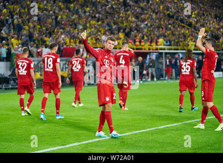 Thomas MUELLER, MÜLLER, FCB 25 Joshua KIMMICH, FCB 32 Leon GORETZKA, FCB 18 Corentin TOLISSO, FCB 24 Niklas SUELE, FCB 4 Renato SANCHES, FCB 35 sad, disappointed, angry, Emotions, disappointment, frustration, frustrated, sadness, desperate, despair,   BORUSSIA DORTMUND - FC BAYERN MUNICH 2-0 DFL REGULATIONS PROHIBIT ANY USE OF PHOTOGRAPHS AS IMAGE SEQUENCES AND/OR QUASI-VIDEO. DFL SUPERCUP, Final 1. German Football League, matchday  in Dortmund, August 03, 2019,  Season 2019/2020 © Peter Schatz / Alamy Live News Stock Photo