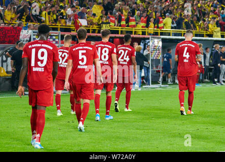 Alphonso DAVIES, FCB 19 Benjamin PAVARD, FCB 5  Joshua KIMMICH, FCB 32 Leon GORETZKA, FCB 18 Corentin TOLISSO, FCB 24 Niklas SUELE, FCB 4  sad, disappointed, angry, Emotions, disappointment, frustration, frustrated, sadness, desperate, despair,   BORUSSIA DORTMUND - FC BAYERN MUNICH 2-0 DFL REGULATIONS PROHIBIT ANY USE OF PHOTOGRAPHS AS IMAGE SEQUENCES AND/OR QUASI-VIDEO. DFL SUPERCUP, Final 1. German Football League, matchday  in Dortmund, August 03, 2019,  Season 2019/2020 © Peter Schatz / Alamy Live News Stock Photo