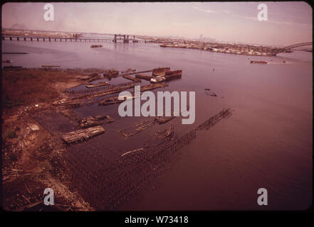 SHUTTERS ISLAND, AT THE MOUTH OF ARTHUR KILL, IS A GRAVEYARD FOR SUNKEN ...