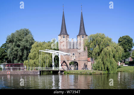 The Oostpoort (Eastern Gate) in Delft, The Netherlands. Built around 1400, this is the only remaining gate of the old city walls. Stock Photo