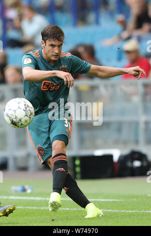 4 augustus 2019 Arnhem, The Netherlands Soccer Dutch Eredivisie Vitesse Arnhem v Ajax Amsterdam   03-08-2019: Voetbal: Vitesse v Ajax: Arnhem  L-R: Nico Tagliafico of Ajax Stock Photo