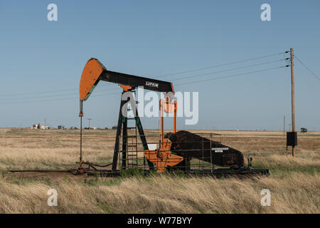 A pumpjack, sometimes referred to as a grasshopper oil pump because of its appearance, in rural Gray County, near Pampa in the Texas panhandle Physical description: 1 photograph : digital, tiff file, color.  Notes: Title, date, and keywords based on information provided by the photographer.; Gift; The Lyda Hill Foundation; 2014; (DLC/PP-2014:054).; Forms part of: Lyda Hill Texas Collection of Photographs in Carol M. Highsmith's America Project in the Carol M. Highsmith Archive.; Stock Photo