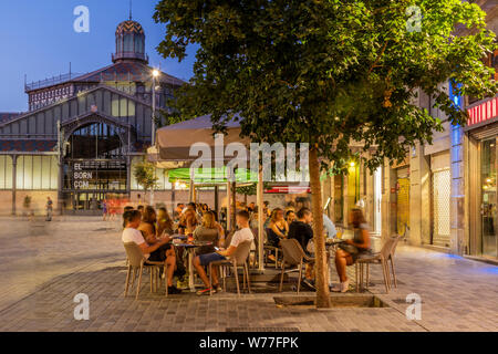 Outdoor cafe with Mercat del Born public market behind, Barcelona, Catalonia, Spain Stock Photo