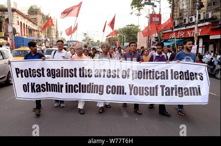 Kolkata, India. 05th Aug, 2019. Communist Party of India (Marxist) or CPI(M) activists take part in a rally to protest against current situation at Kashmir. Credit: Saikat Paul/Pacific Press/Alamy Live News Stock Photo