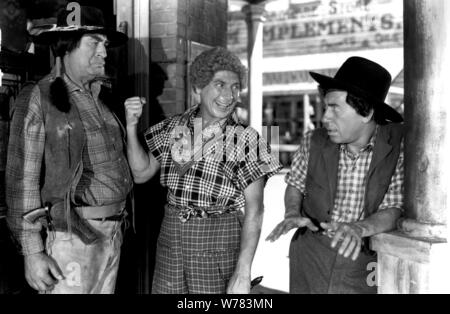 HARPO MARX, CHICO MARX, GO WEST, 1940 Stock Photo