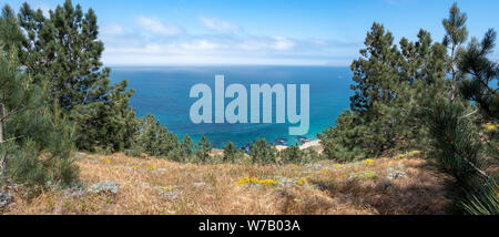 Torry Pines hike, near Ranch at Bechers Bay Pier on a sunny spring day ...