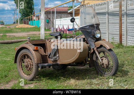 Soviet-Russian heavy motorcycle with sidecar Ural Retro Stock Photo - Alamy