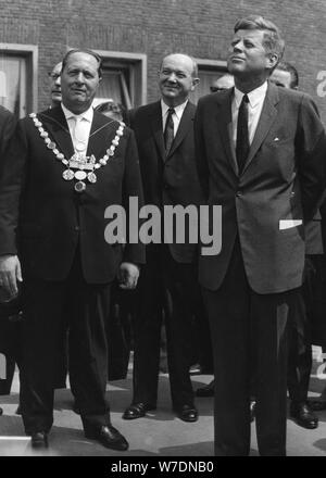 President John F. Kennedy (1917-1963) with the mayor of Cologne, Cologne, Germany, 1963. Artist: Unknown