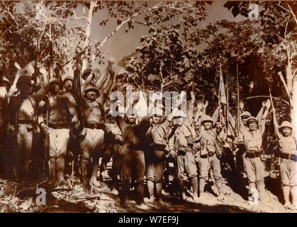 Japanese soldiers celebrating their victory victory in Pyongyang ...