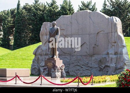 Baku, Azerbaijan - May 11, 2019. Grave of Heydar Aliyev (1923-2003), the national leader, Azerbaijani politician and President of Azerbaijan from Octo Stock Photo
