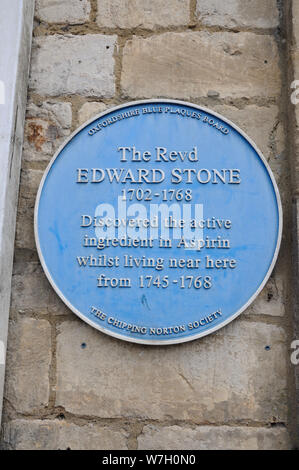 Blue Plaque for  Revd Edward Stone, Chipping Norton, Oxfordshire, who discovered the active ingredient of aspirin whilst living here. Stock Photo
