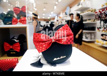 Disney store shop minnie mouse bag