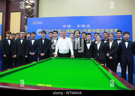 Retired Scottish snooker player Stephen Hendry, center, attends the breaking ceremony of the China Region Qualifier for 2017 Shijiazhuang Chinese 8-Ba Stock Photo