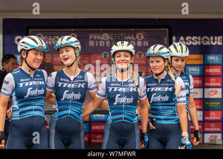 Cyclists, riders of Trek Segafredo before racing in the Prudential RideLondon Classique cycle race. Female cyclist rider Stock Photo