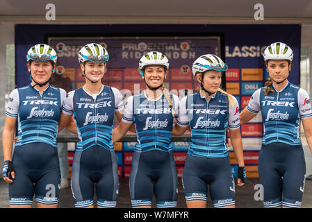 Cyclists, riders of Trek Segafredo before racing in the Prudential RideLondon Classique cycle race. Female cyclist rider Stock Photo