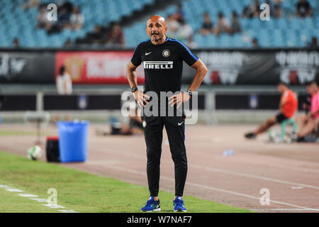 Head coach Luciano Spalletti of Inter Milan watches his players competing against Olympique Lyonnais during the Nanjing match of the 2017 Internationa Stock Photo