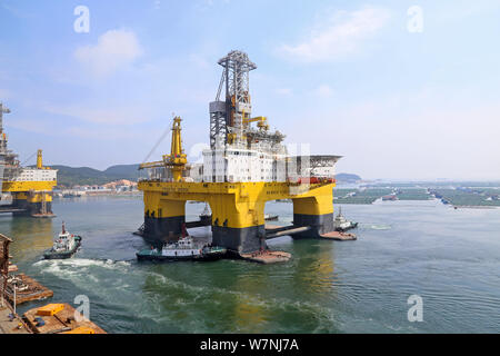 --FILE--The semi-submersible drilling rig 