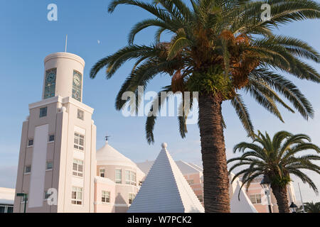 Art Deco style pastel coloured architecture in central Hamilton, capital of Bermuda, 2007 Stock Photo