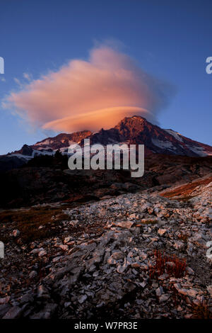 Lenticular cloud over Mount Rainier, seen from the Pyrmid Peak Backcountry area of Mount Rainier National Park, Washington, USA, September 2012 Stock Photo