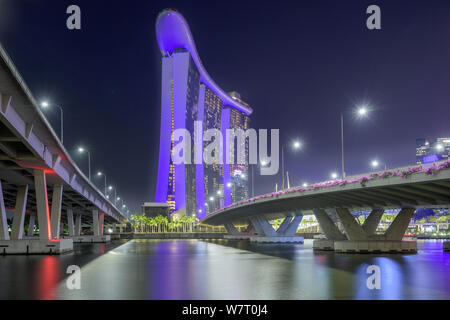 Singapore - 25. January 2019 : View between 2 bridges to the Marina Bay Sands hotel Stock Photo