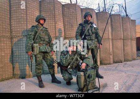 NATO intervention in Bosnia Herzegovina, Polish soldiers in Mostar (March 1998) Stock Photo