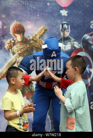 Captain America on Display at Marvel Studios' Avengers, Endgame Event at  Suntec City, Singapore. Imagem de Stock Editorial - Imagem de casco, homem:  272411654