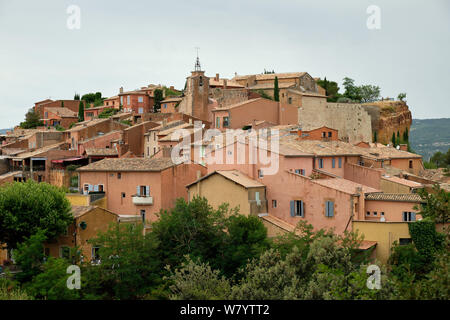 Ochre-coloured buildings in Roussillon, France Stock Photo