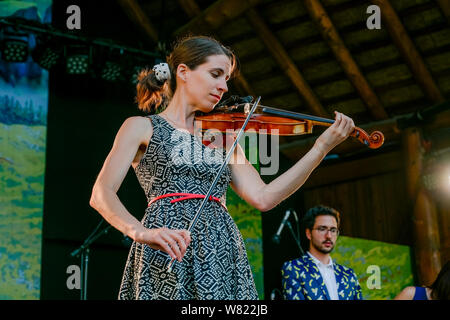 Vanessa Marcoux: violin, Oktopus, traditional klezmer, classical  and Quebecois music, Canmore Folk Music Festival, Canmore, Alberta, Canada Stock Photo