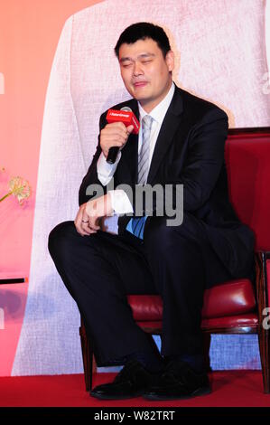 --FILE--Retired Chinese basketball star Yao Ming speaks during a promotional event for online education platform and English-language learning institu Stock Photo