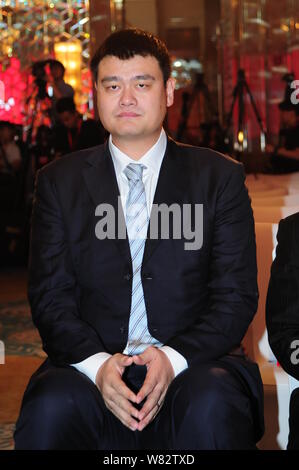 --FILE--Retired Chinese basketball star Yao Ming speaks during a promotional event for online education platform and English-language learning institu Stock Photo