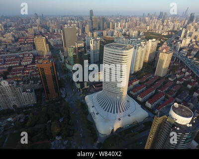 Vista Aérea Edifício Sede Lvmh China Também Conhecido Como Centro —  Fotografia de Stock Editorial © ChinaImages #237567694