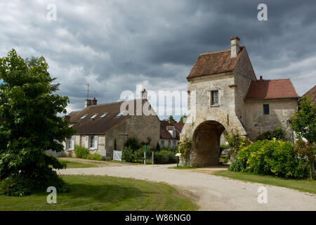 Saint-Jean-aux-Bois (northern France): picturesque village of character in the Oise department Stock Photo